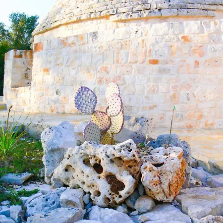 Trullo Rosa Bianca Ostuni